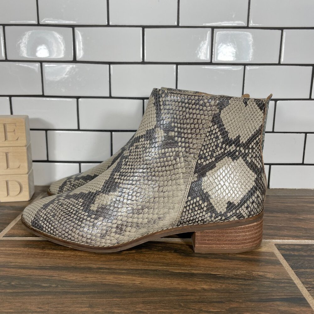 Lucky Brand Lenree Shoes Womens Size 8.5 Snake Print Leather Side Zip Ankle Boot